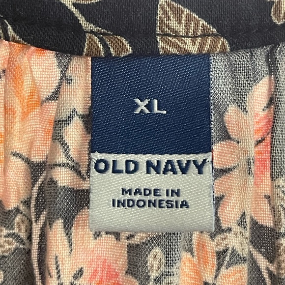 Old Navy Cap Sleeved Dress - Picture 6 of 8